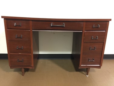 MCM Style Desk
