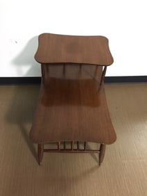 MCM Stand