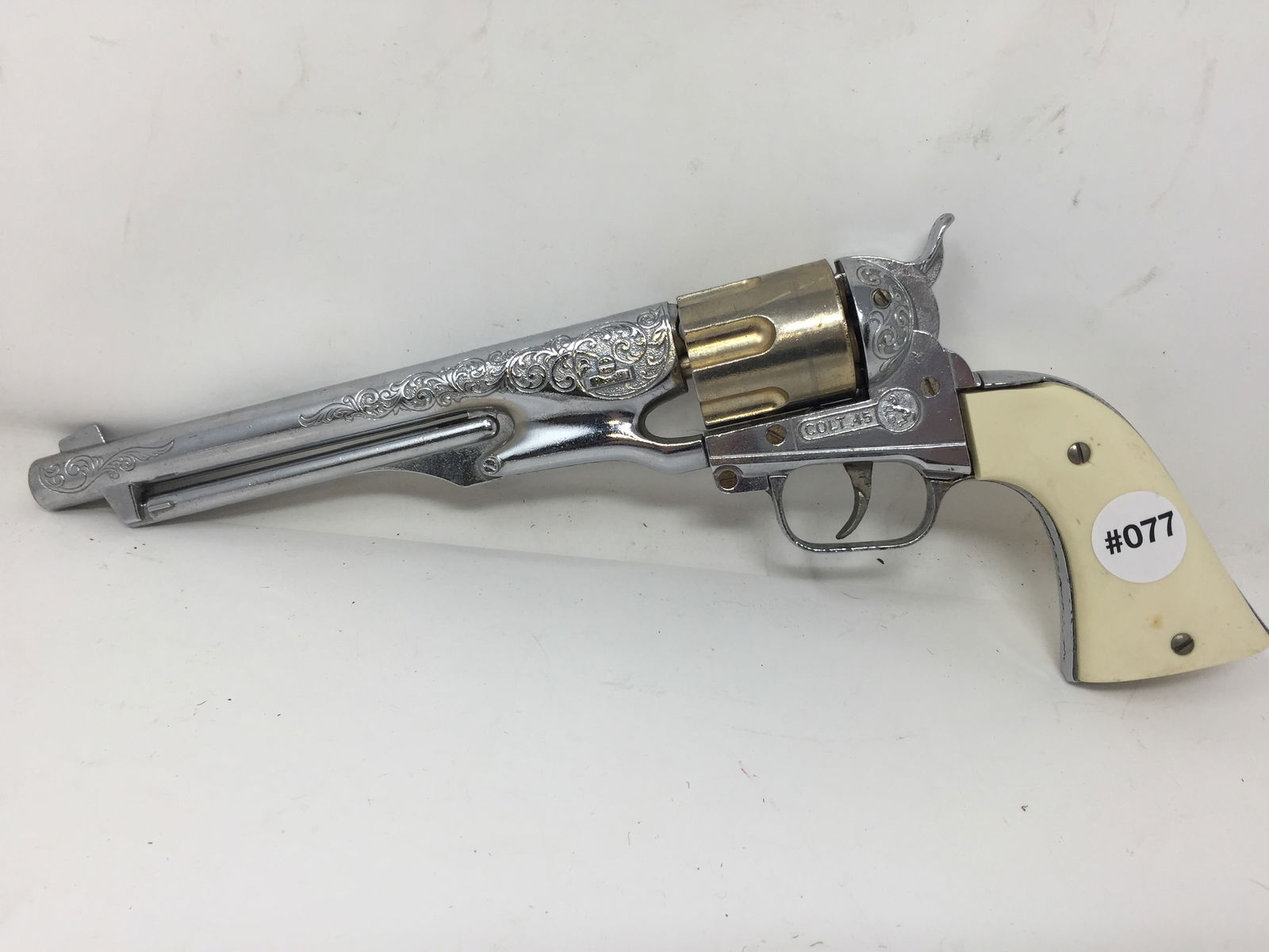 Vintage Hubley Colt .45 Cap Gun: 14" x 6"