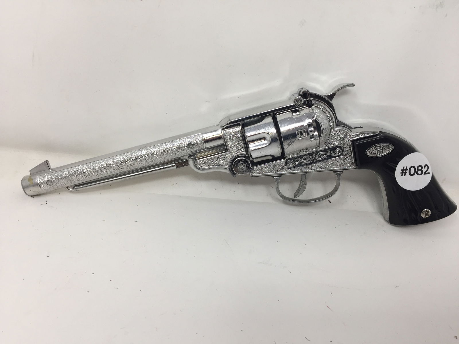 Leslie-Henry Cavalry Cap Gun: 11" x 5"