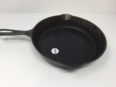 #7 Griswold Cast Iron Skillet