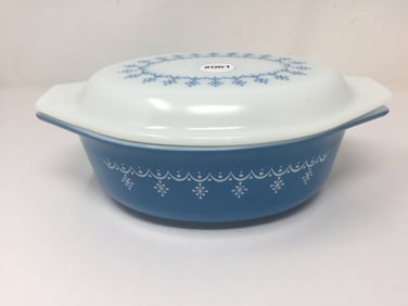 Pyrex Snowflake Covered Casserole