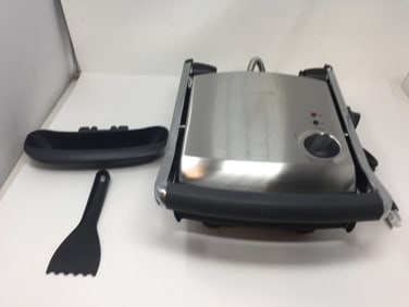 (13) Wedgwood Farleigh Dickinson Plates