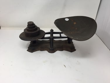 Reading Hardware Co. Cast Iron Scale