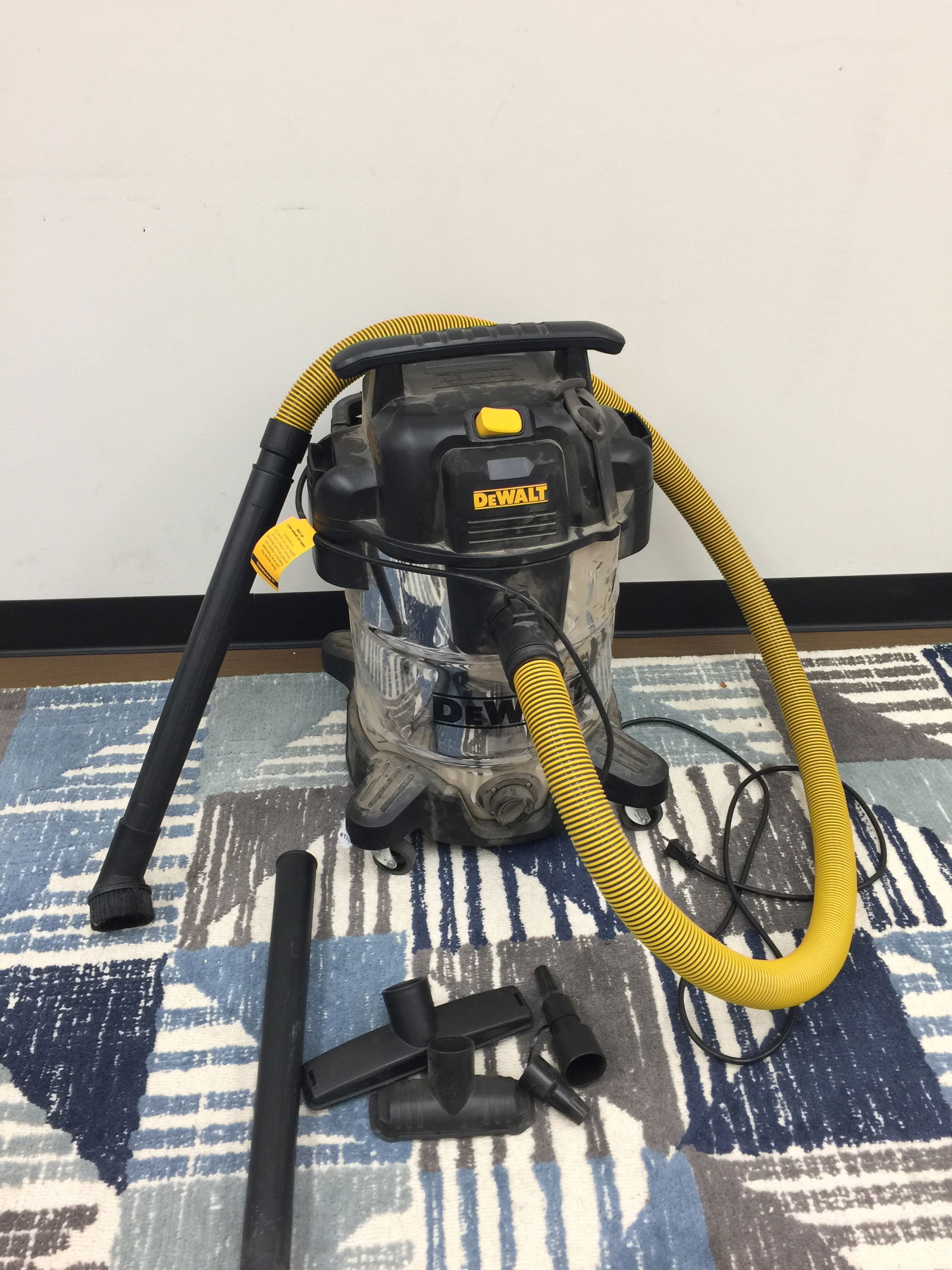 Dewalt Shop Vac (1 of 7)