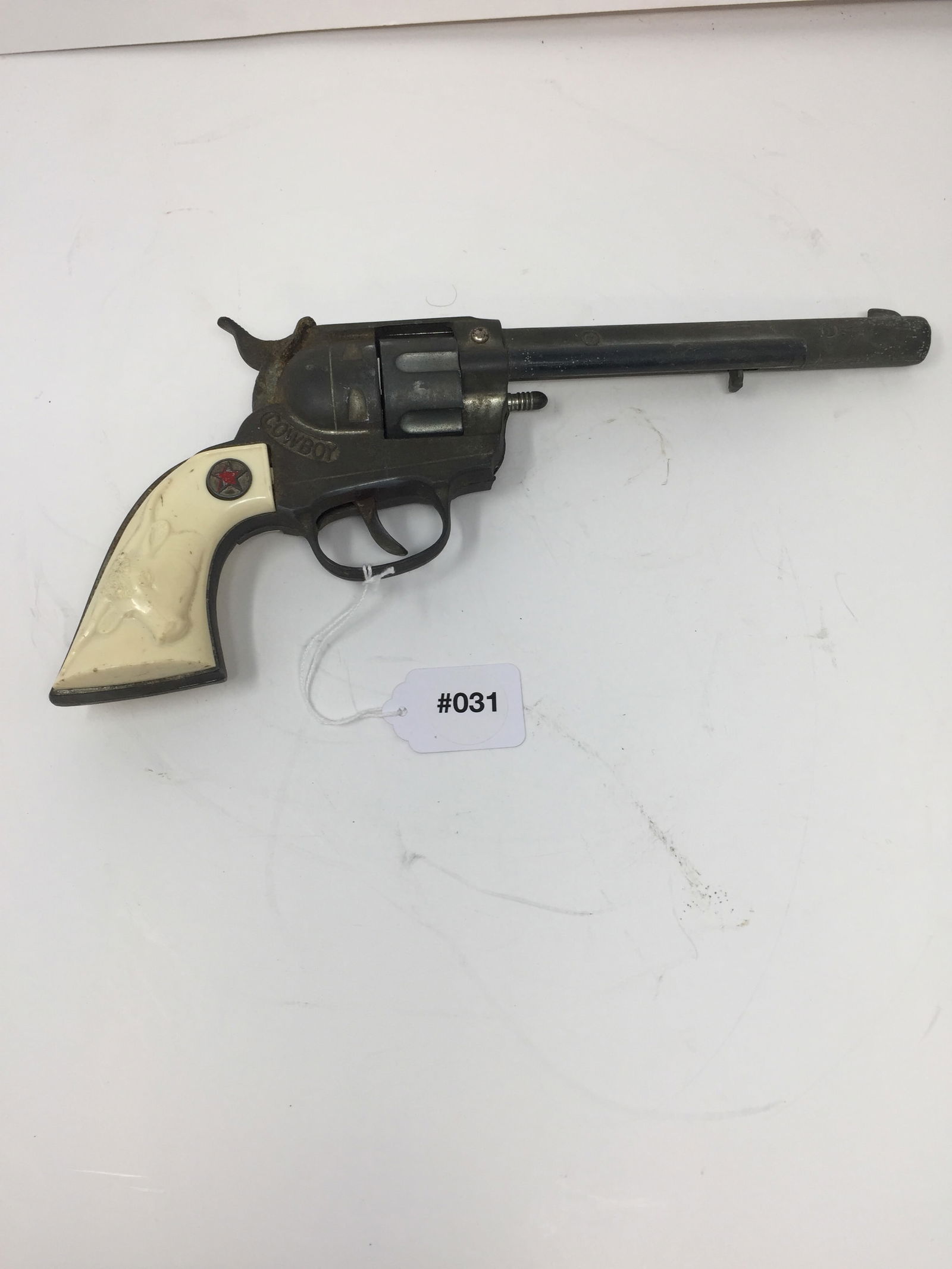 Hubley Cowboy Die Cast Gun: 12" x 5"