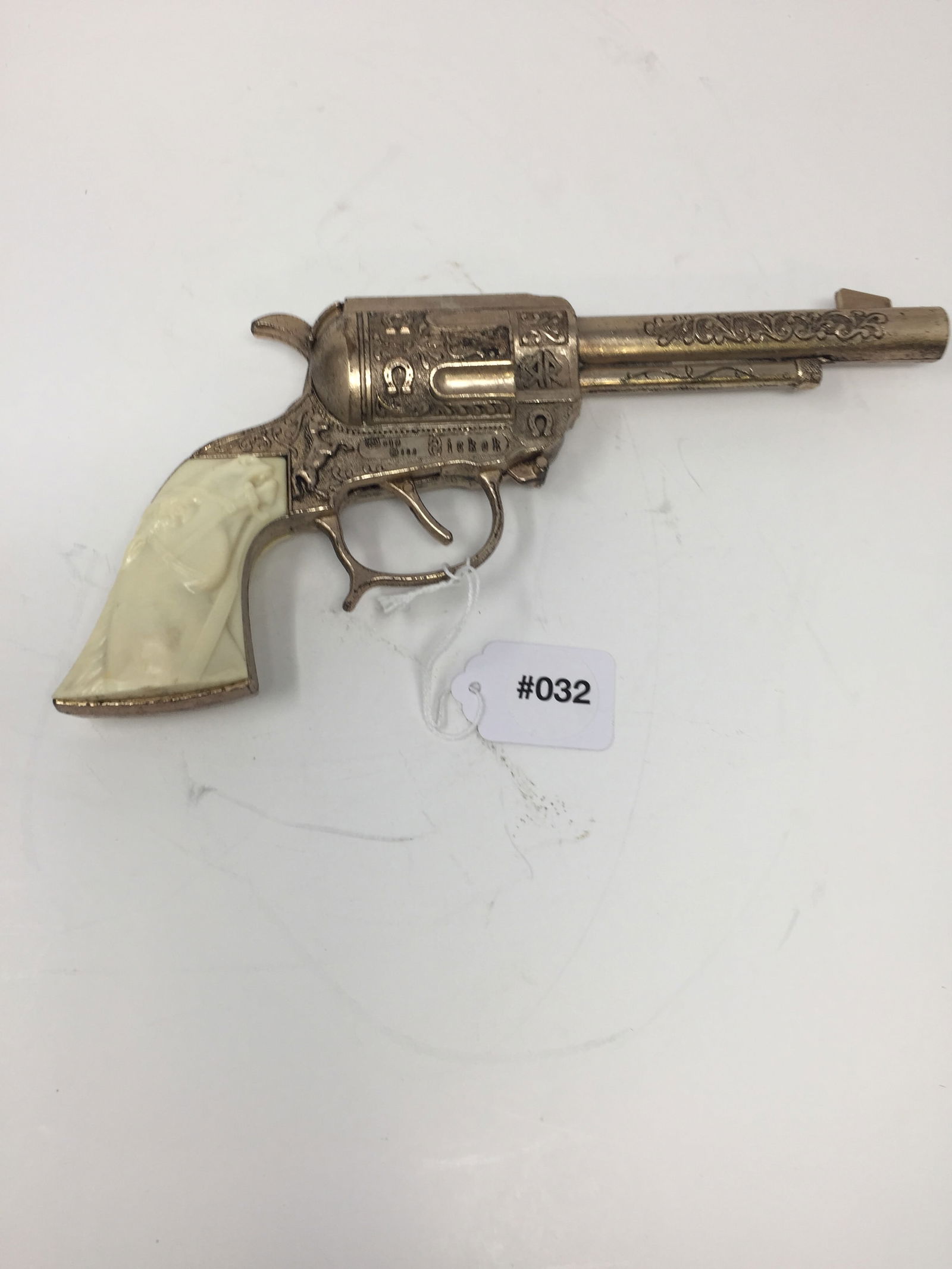 Leslie Henry Wild Bill Hickock: has pop up cap box , 10" x 4"