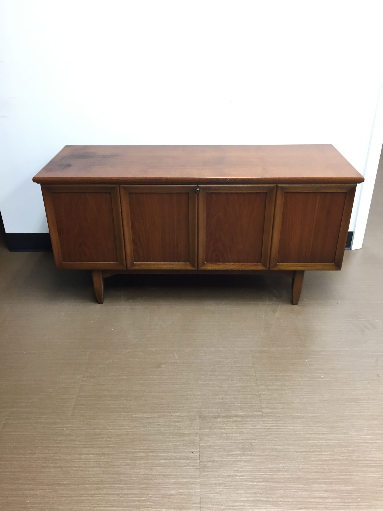 Lane MCM Cedar Chest (1 of 6)
