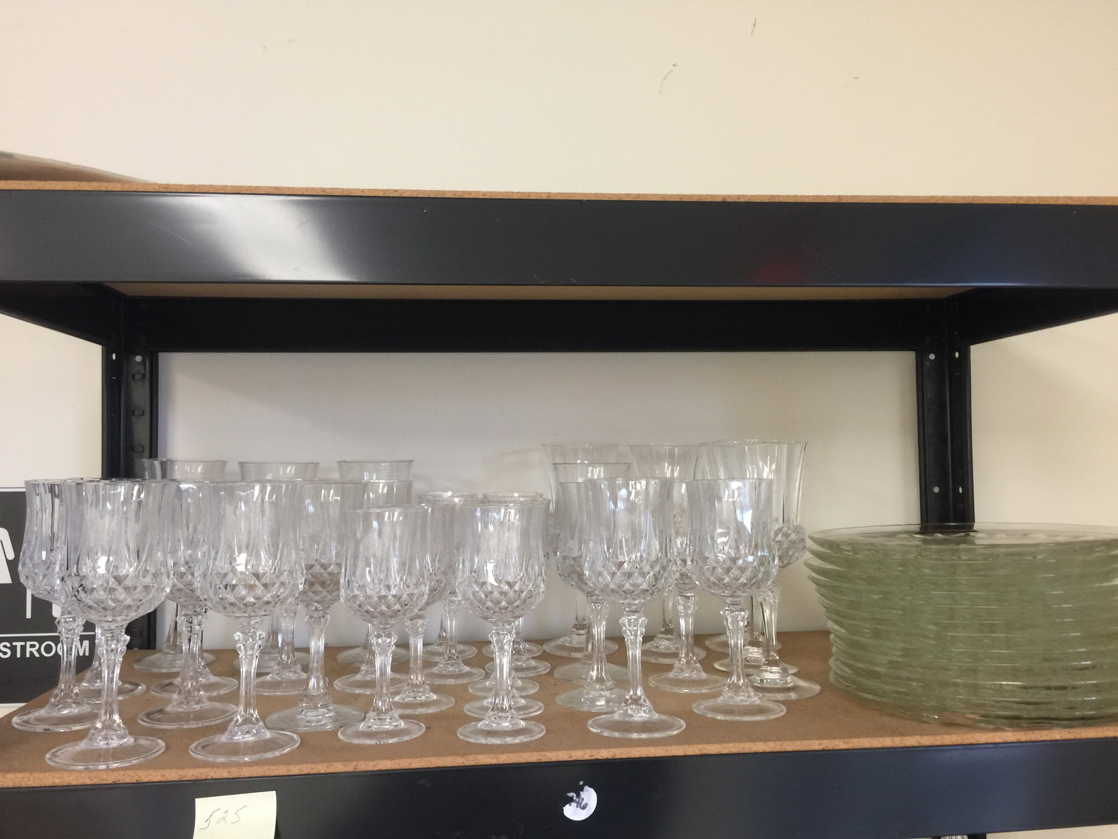 Glassware: Divided plates & drinking glasses.