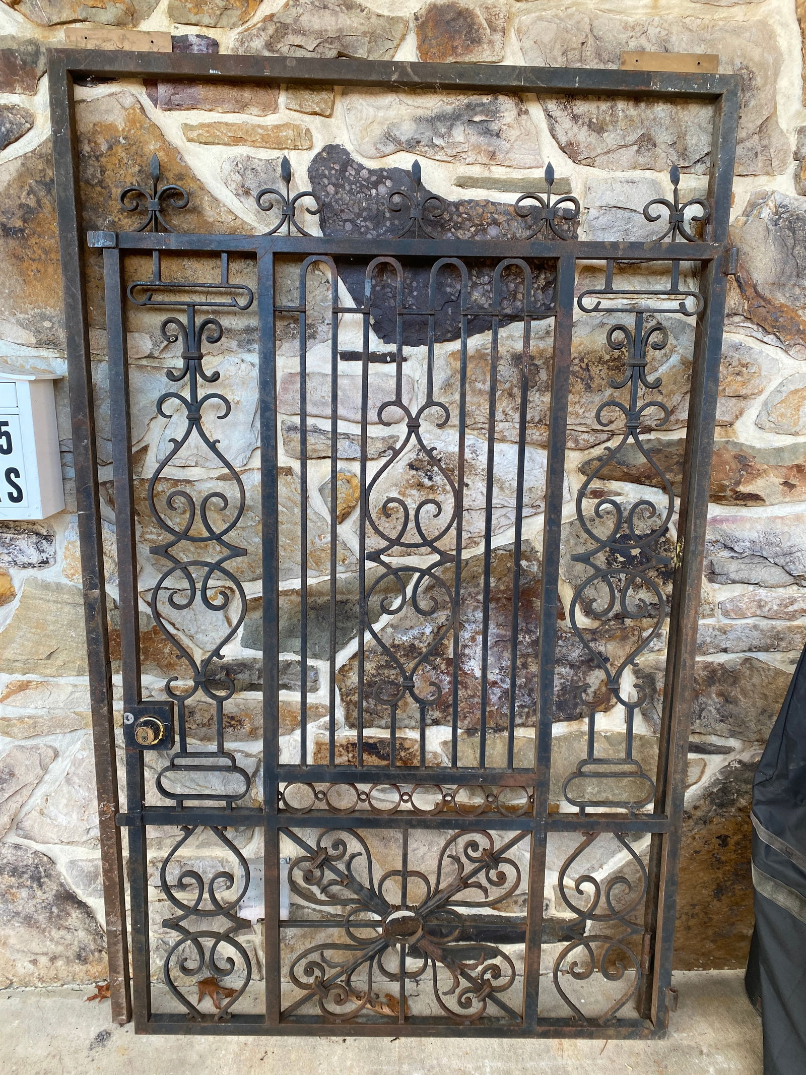 Ornate Cast Iron Gate (1 of 4)