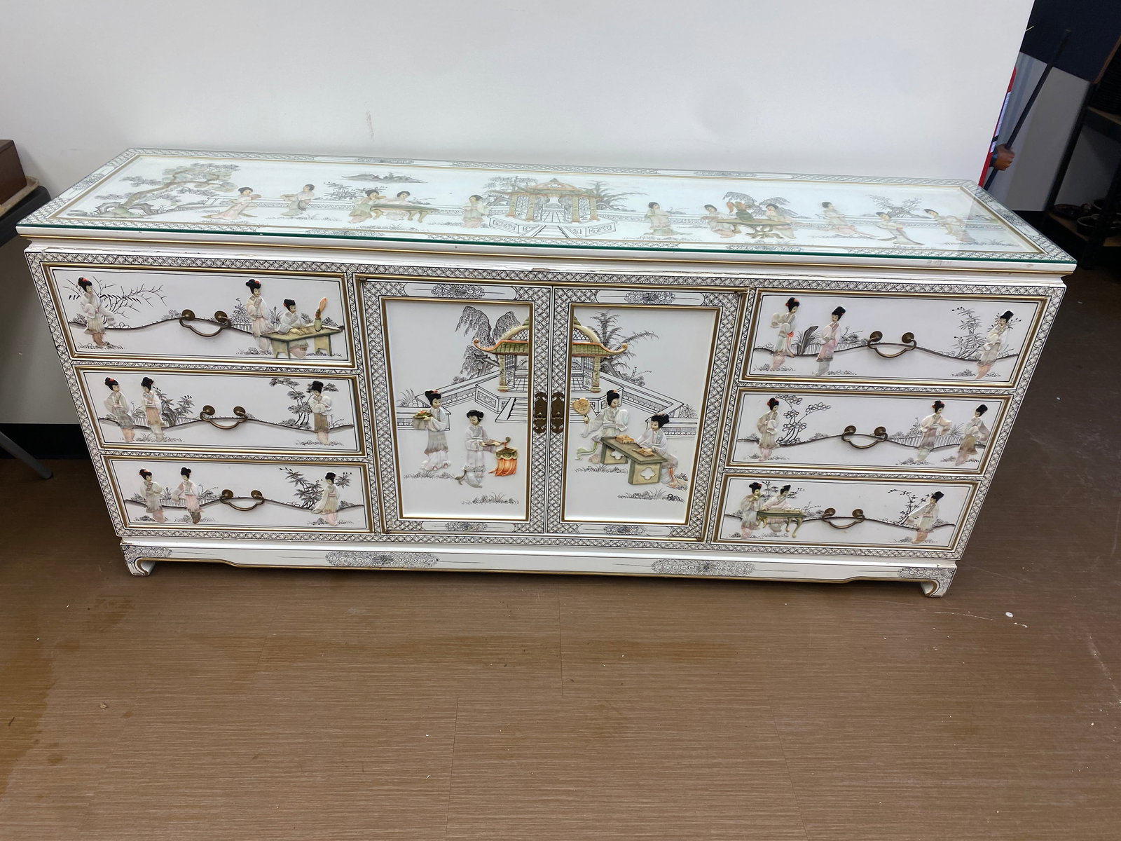 Dresser w/Asian Laqueer Decoration (1 of 9)