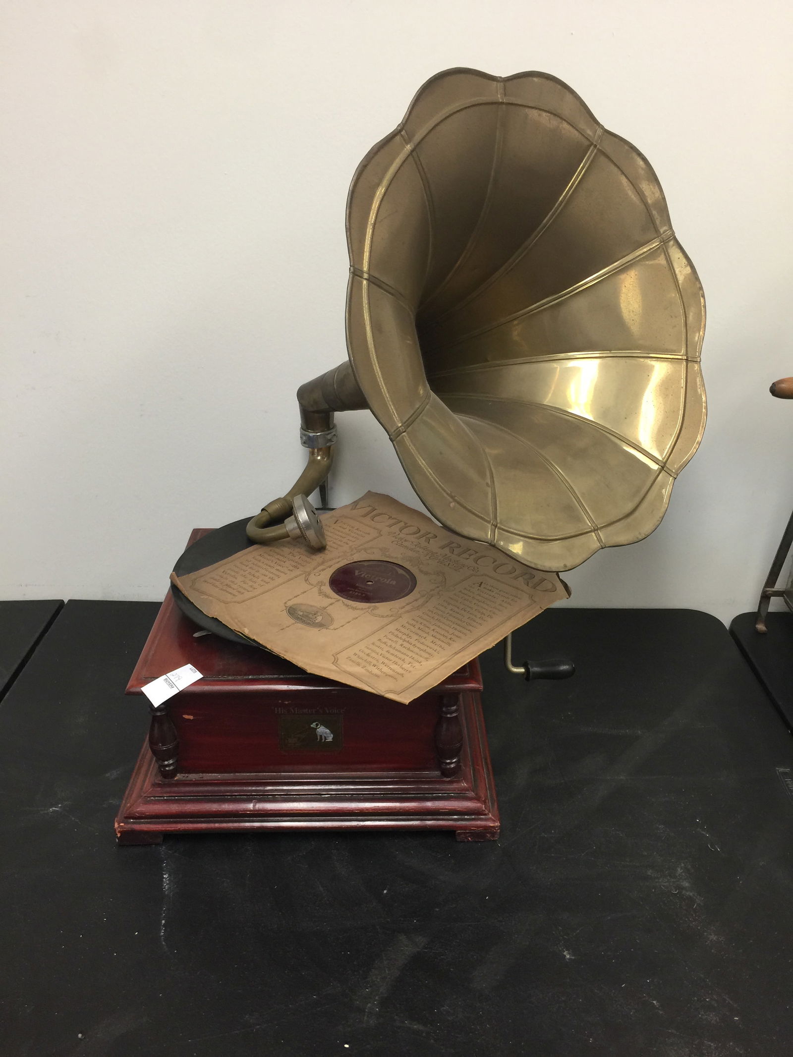 RCA Victor Victrola w/Horn (1 of 4)