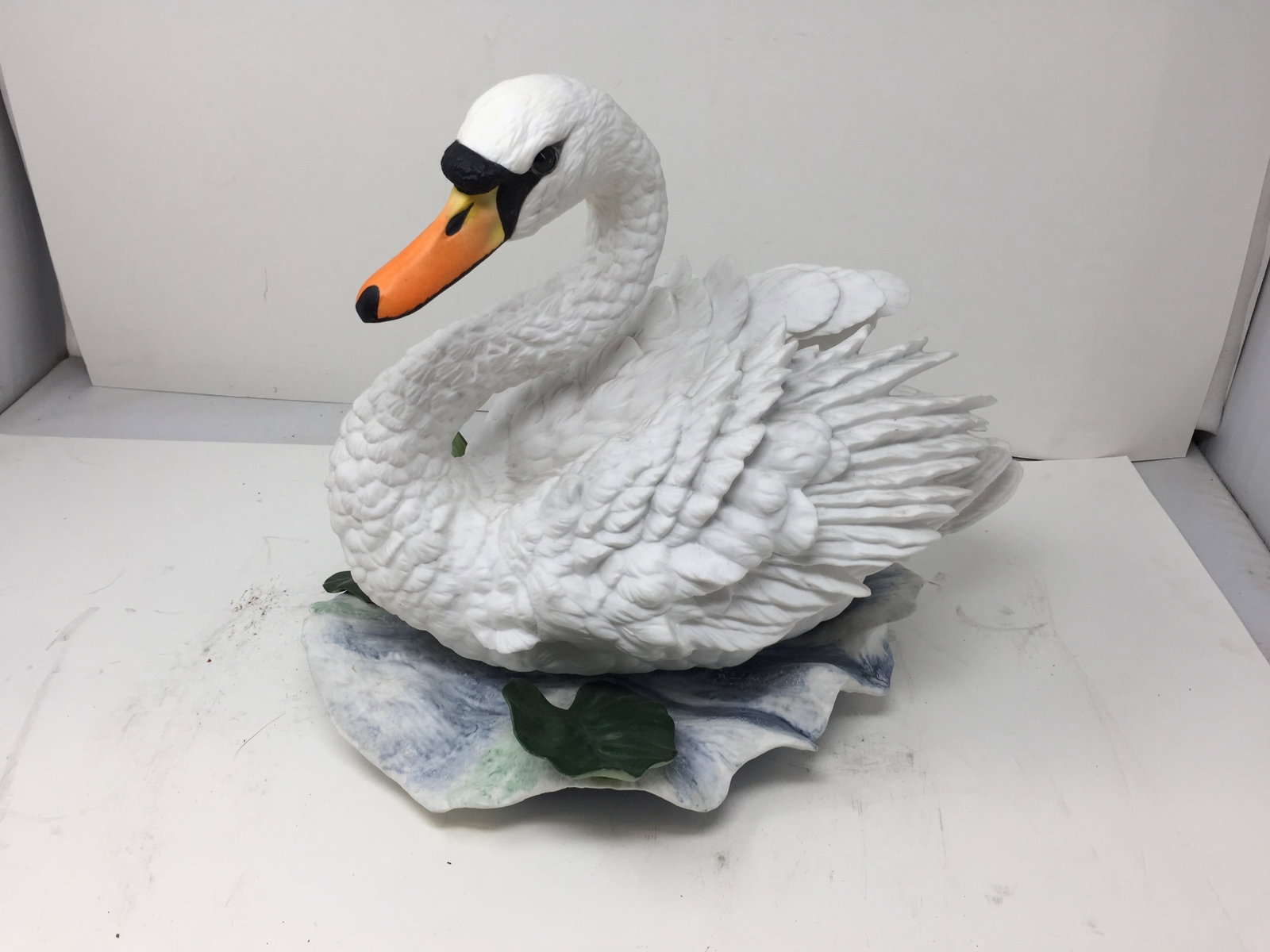 Boehm Mute Swan: Limited edition 83. 13" x 11".