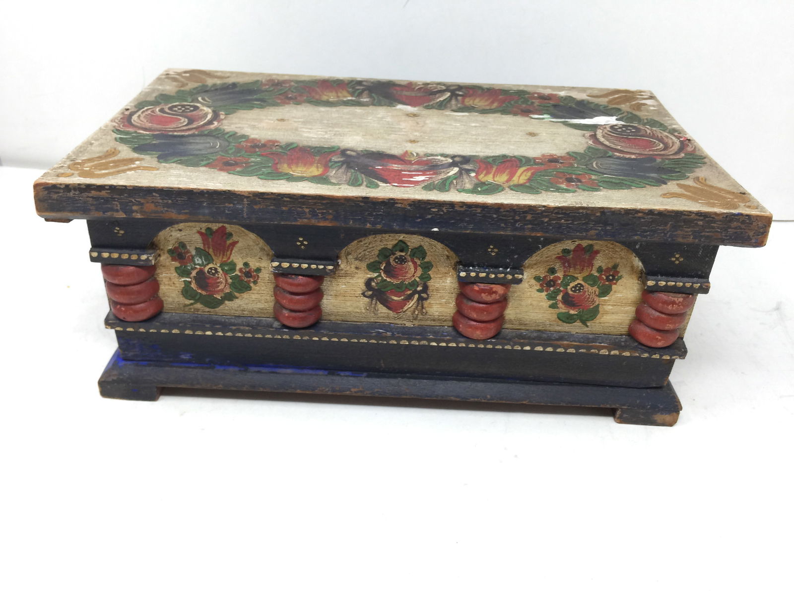 Miniature Paint Decorated Blanket Chest (1 of 7)