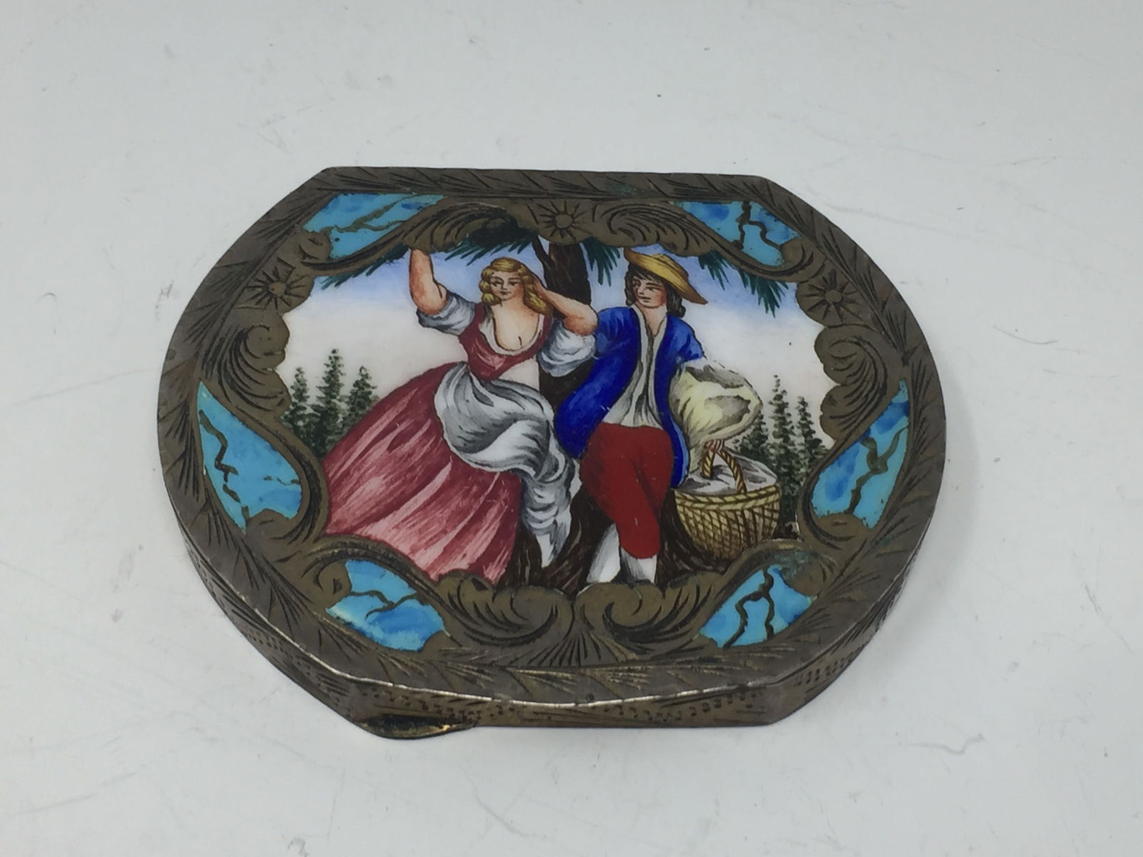 Antique Enamel Compact (1 of 6)
