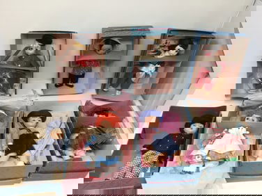 (7) Madame Alexander Dolls