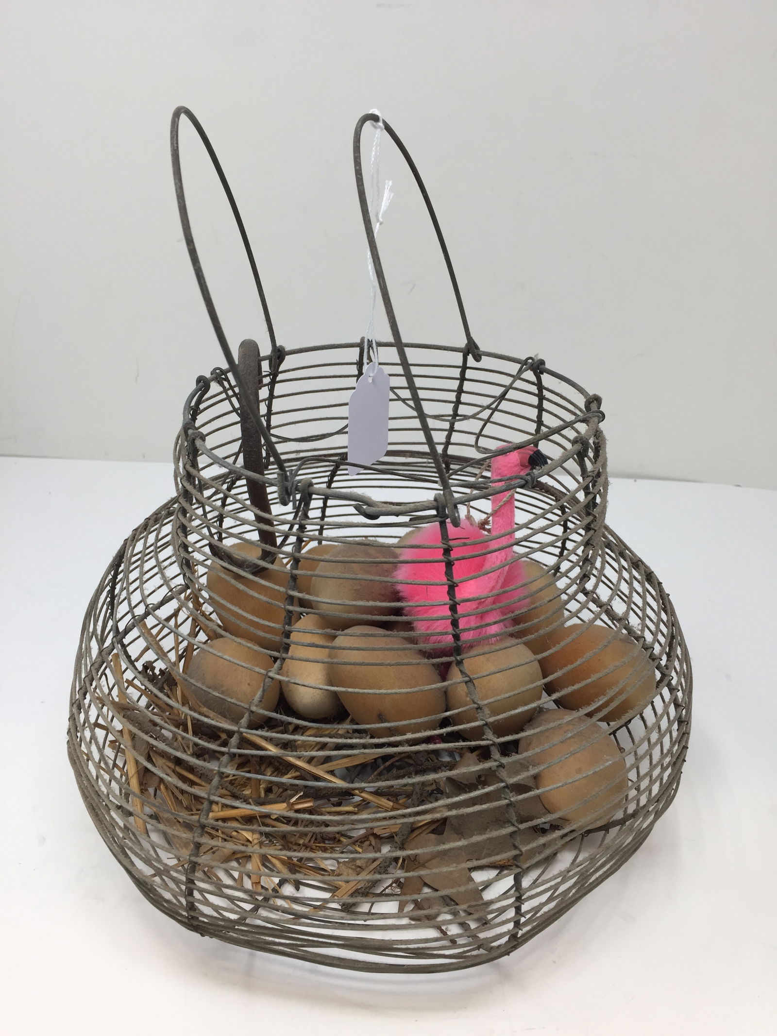 Wire Egg Basket (1 of 3)