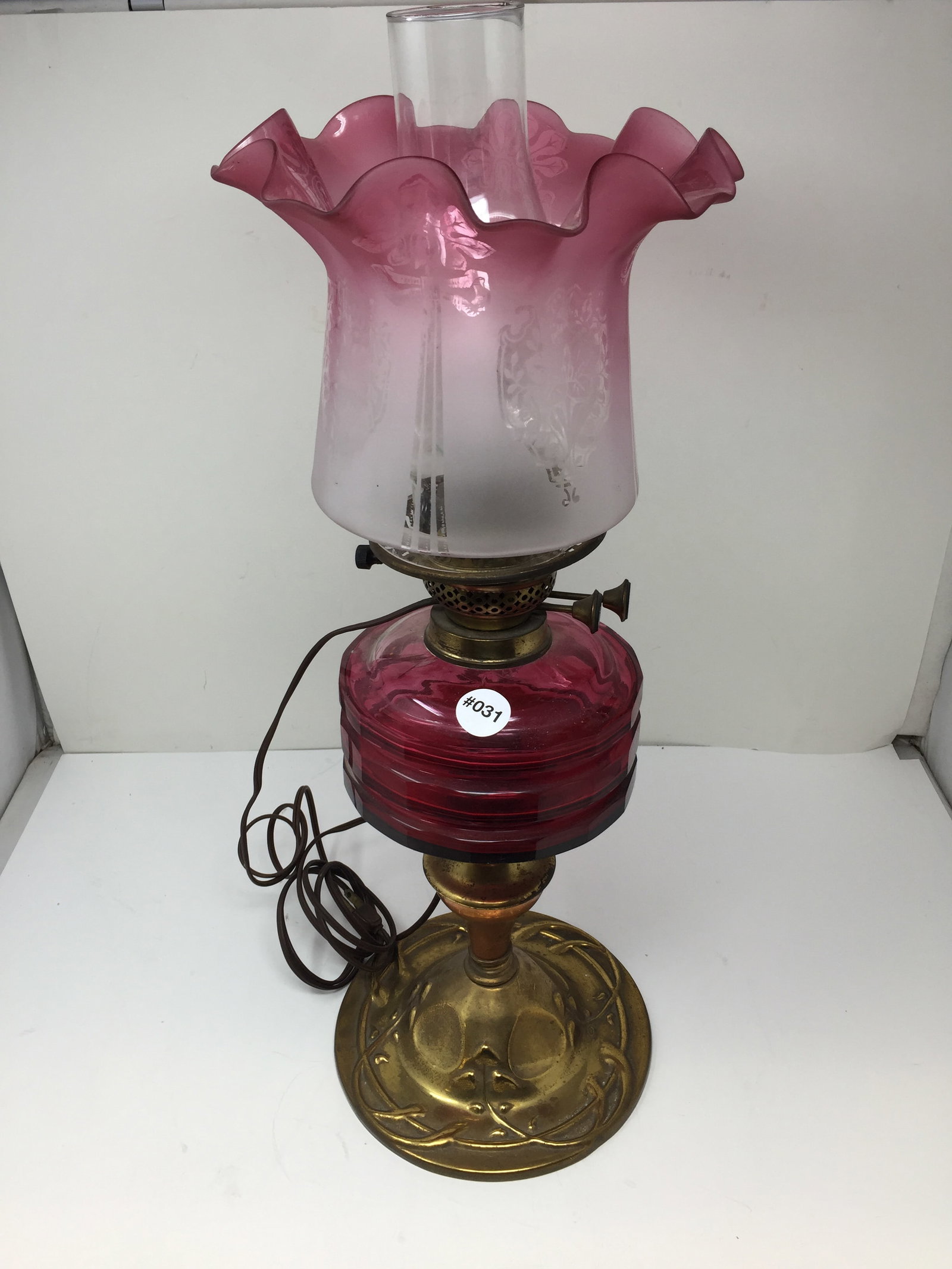 Antique Victorian Lamp: 23"x8", cranberry etch shade, fancy base.