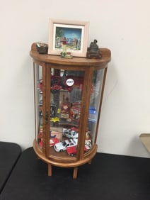 Curio w/Collectibles