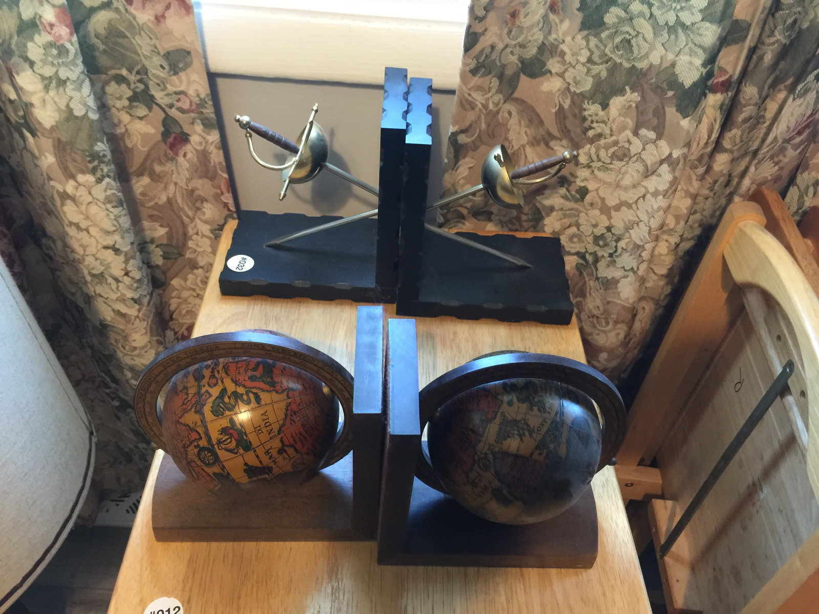 2 Pair of Bookends: Largest pair 8" x 6"