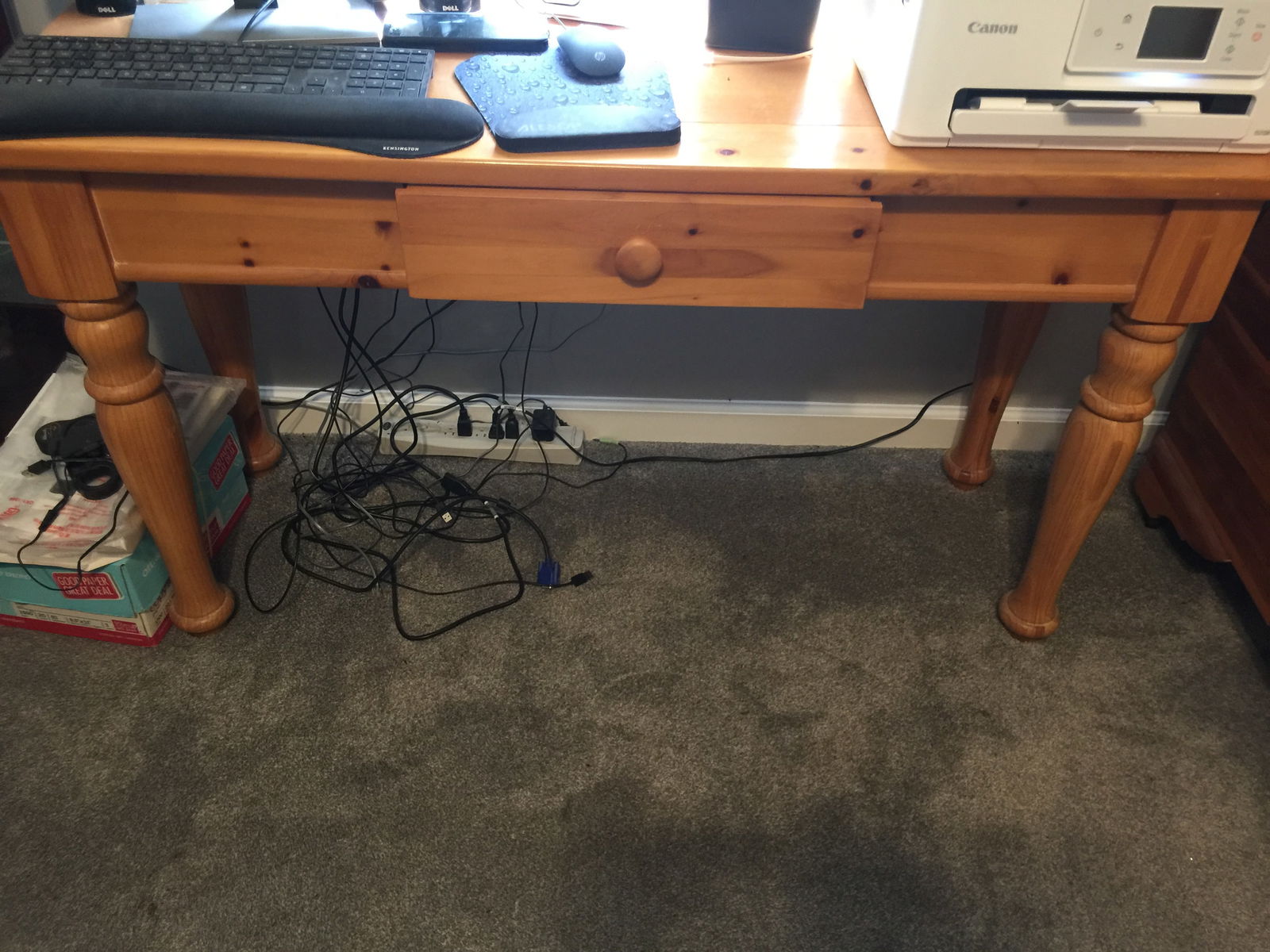 Broyhill Writing Desk (1 of 3)