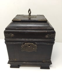 Wooden Dresser Box