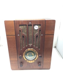 Silvertone Tube Tombstone Radio