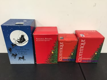 4 Clothtique Santas