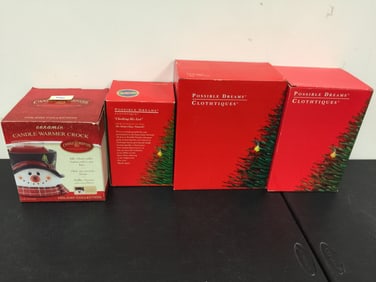 4 Clothtique Santas