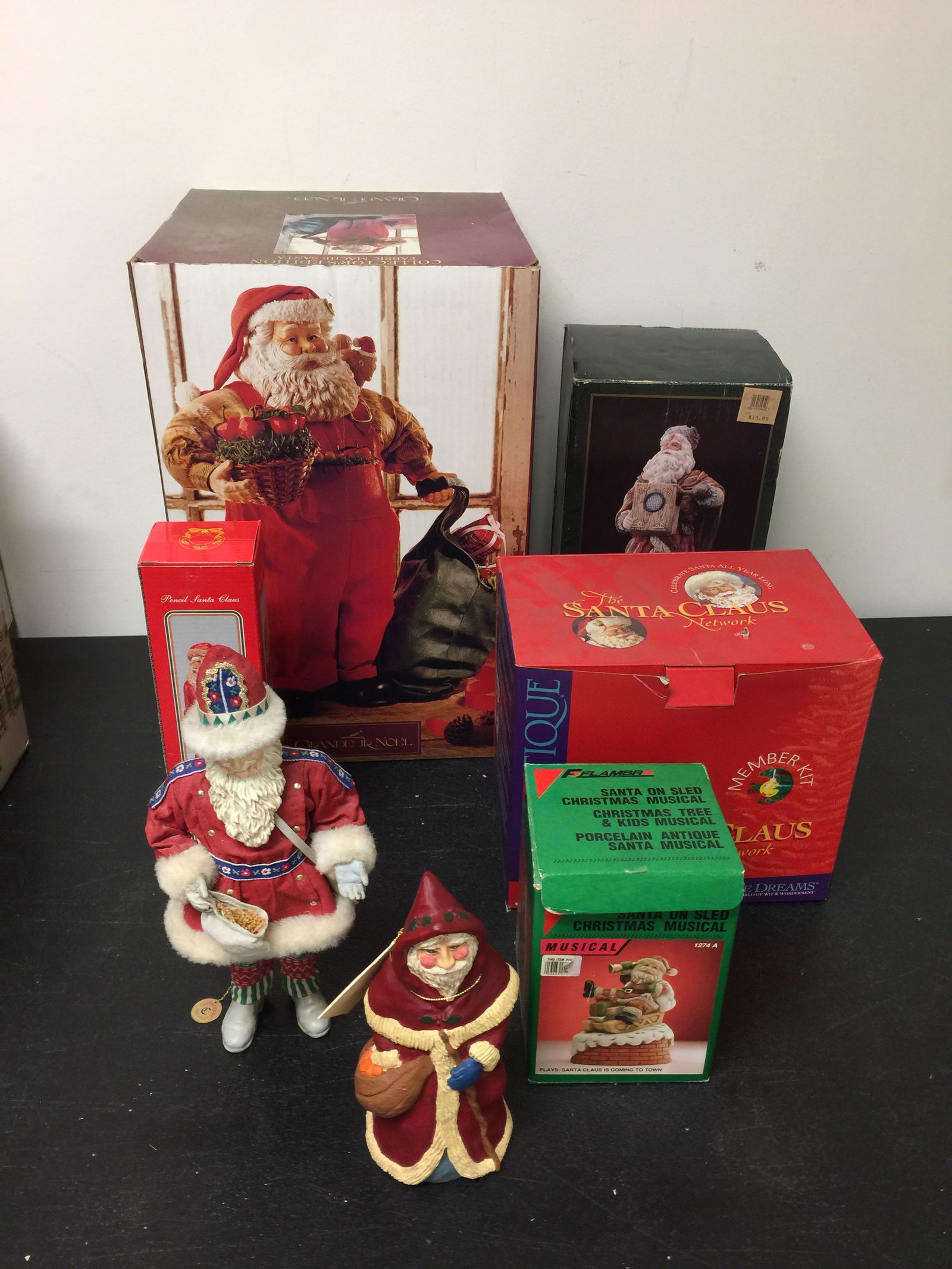 Santa Claus Lot (1 of 7)