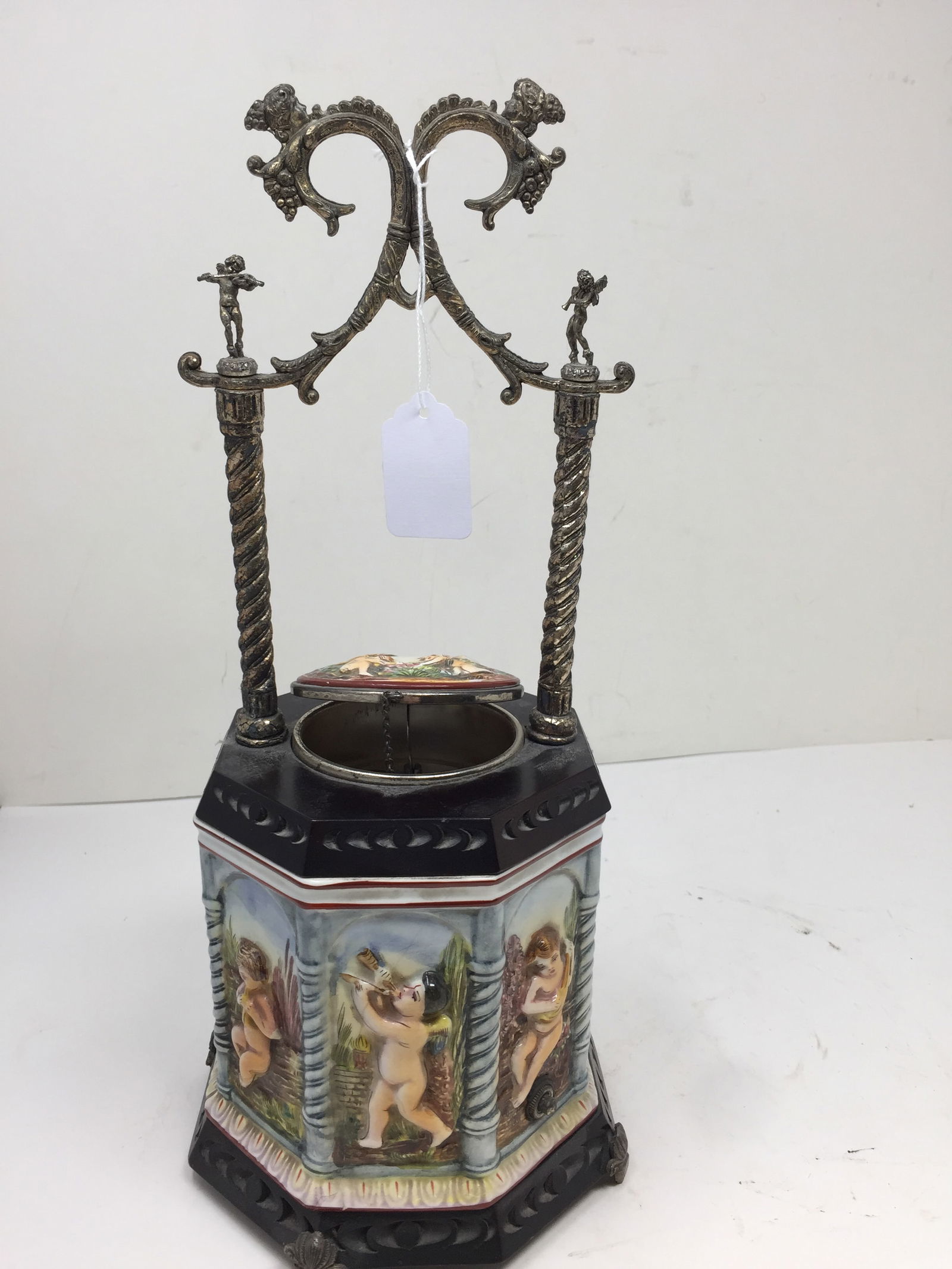 Capodimonte Reuge Italian Cigarette Dispenser: 14" H