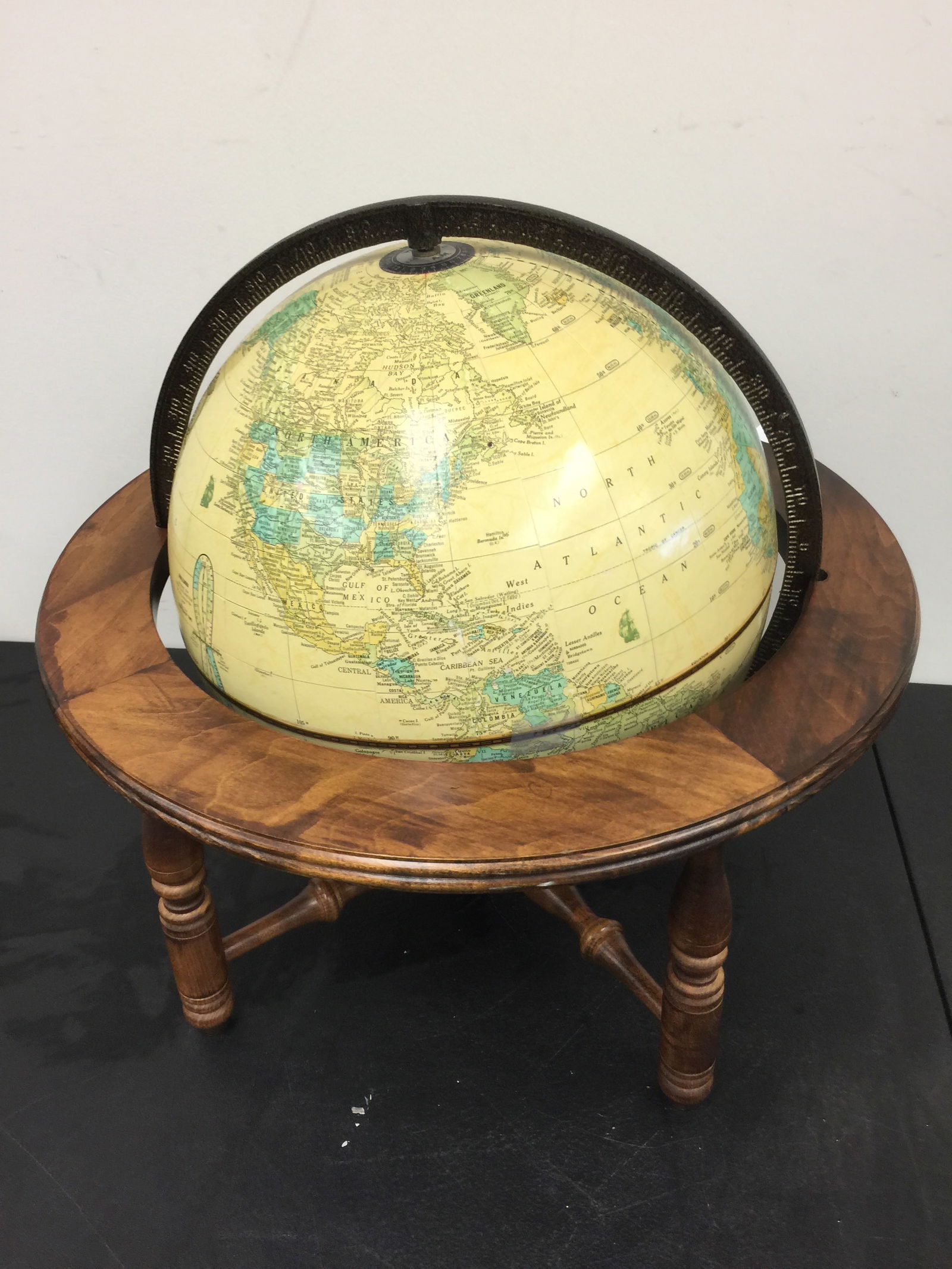 Cram's Imperial World Globe (1 of 4)