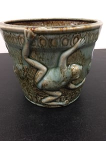 Majolica Frog Jardinere