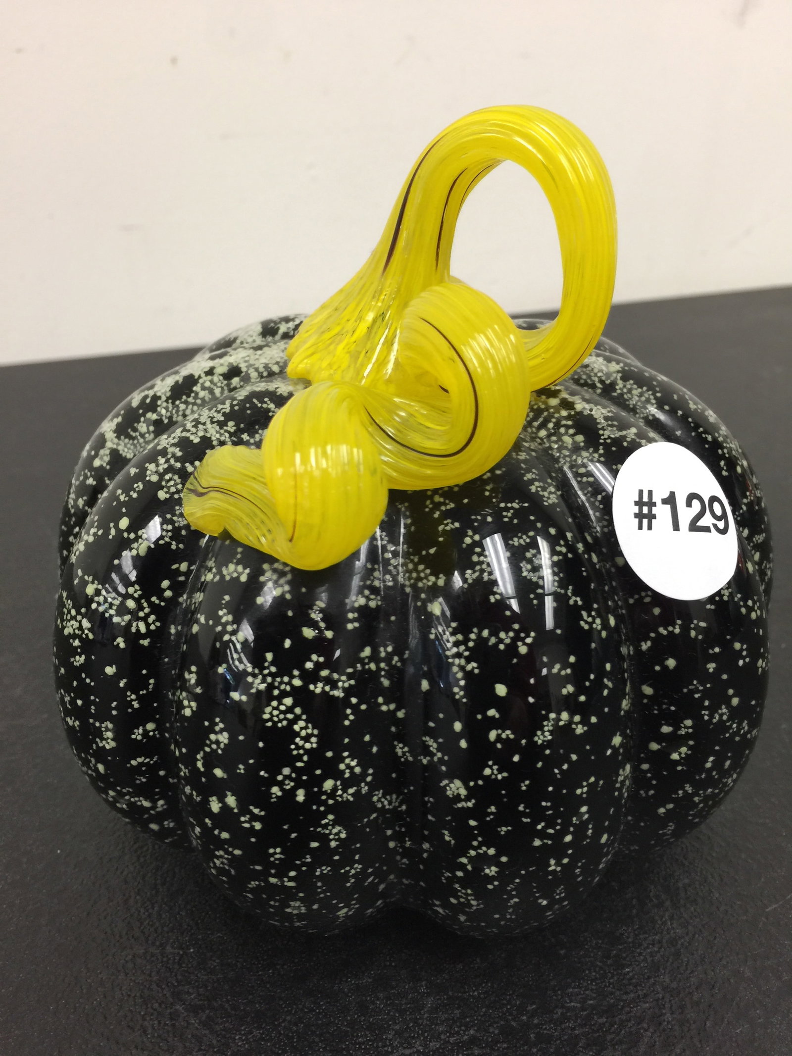 Art Glass Pumpkin: 7" H