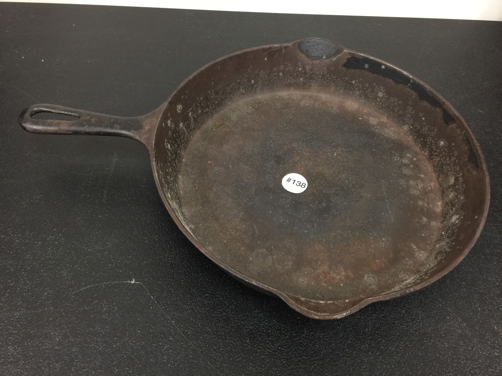 Griswold #10 Frying Pan (1 of 3)