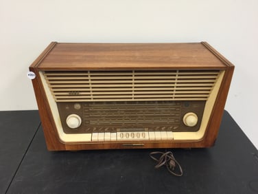 MCM Grundig Majestic Radio