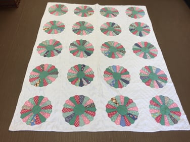 Vintage Dresden Plate Quilt