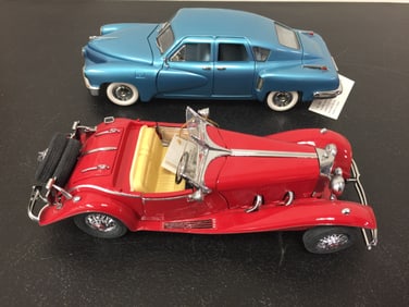 2 Diecast Cars