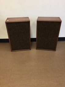 Pair of Vintage Magnovox Speakers