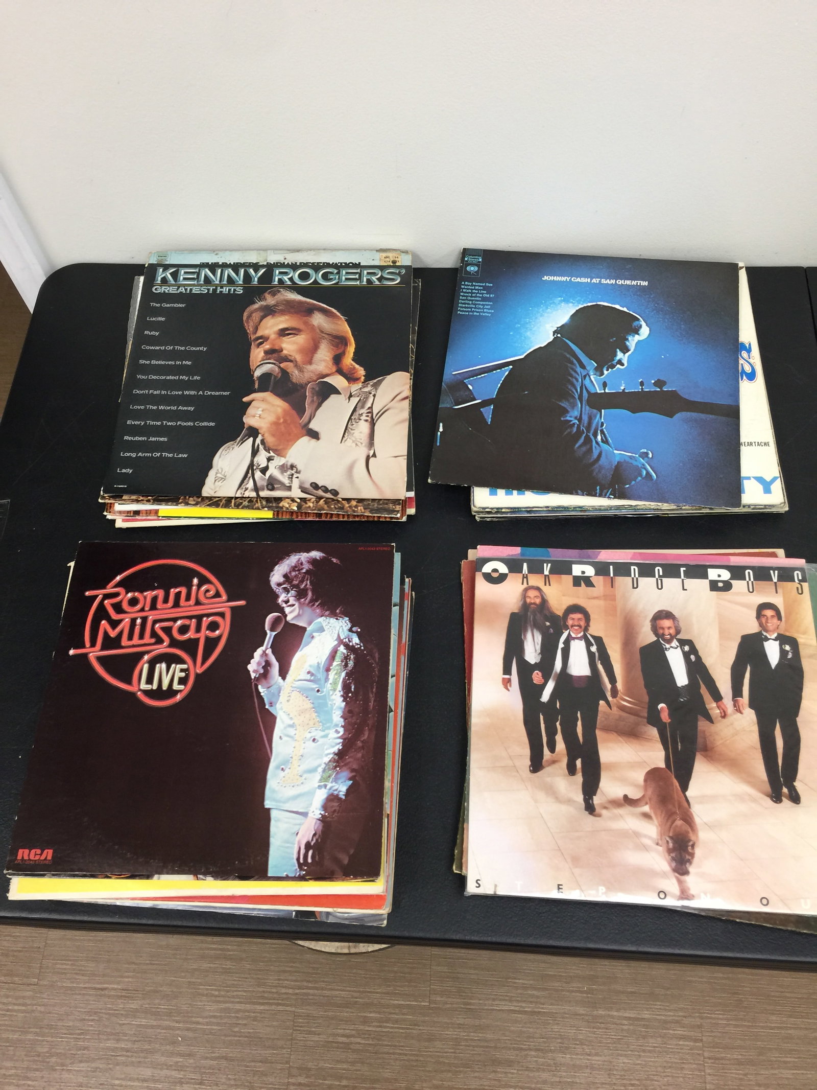 Vintage Country Music Albums: 35 total, includes Johnny Cash, Kenny Rogers, Hank Williams and more
