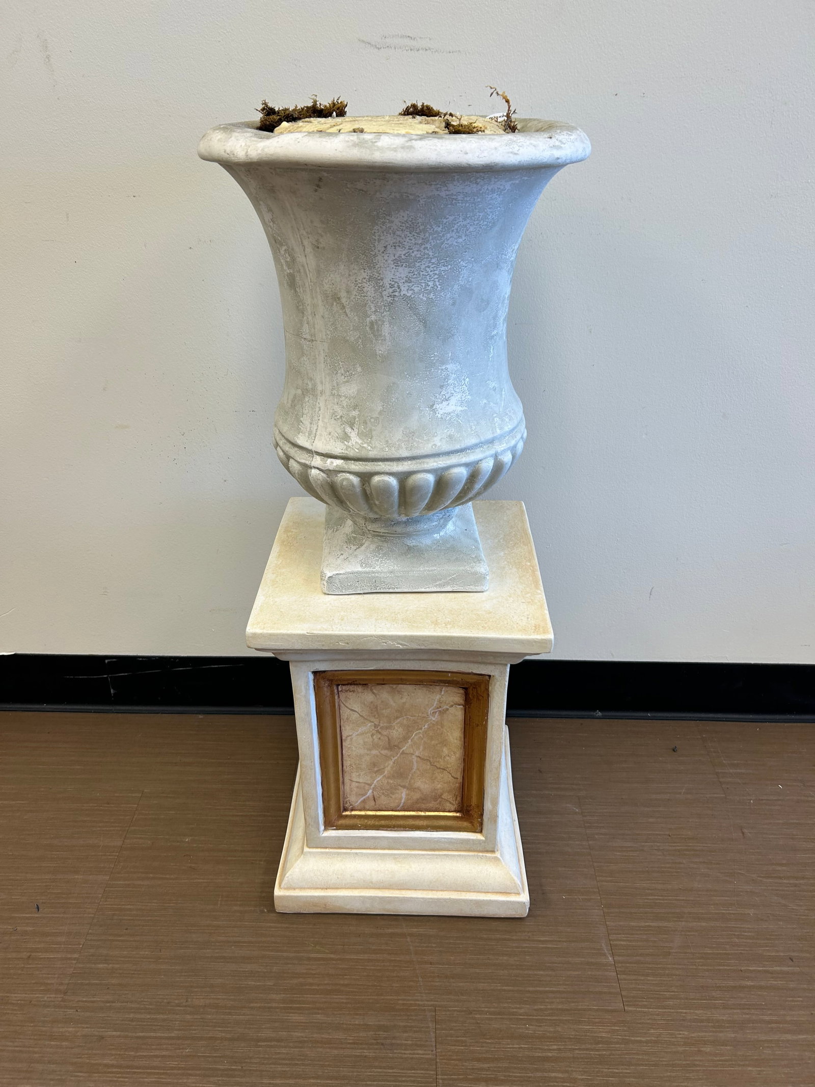 Pedestal & Planter: Both 17" H