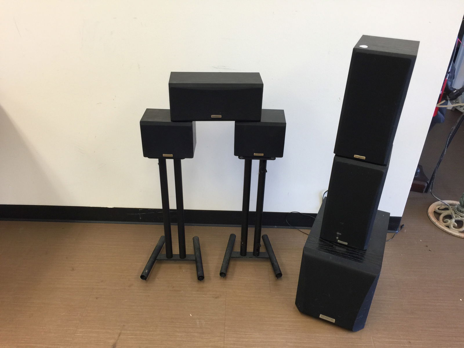 (5) Kenwood 401HT Series Speakers (1 of 8)