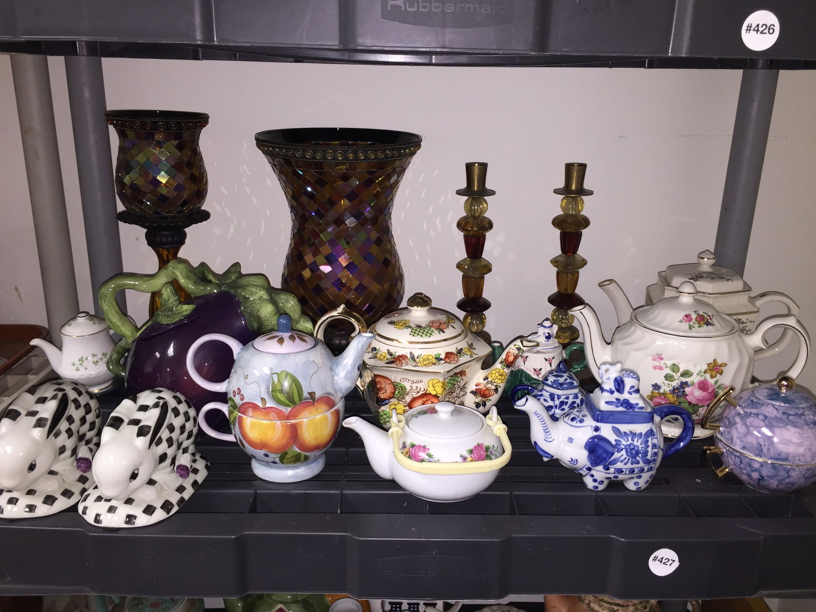 Teapots & Decoratives (1 of 5)