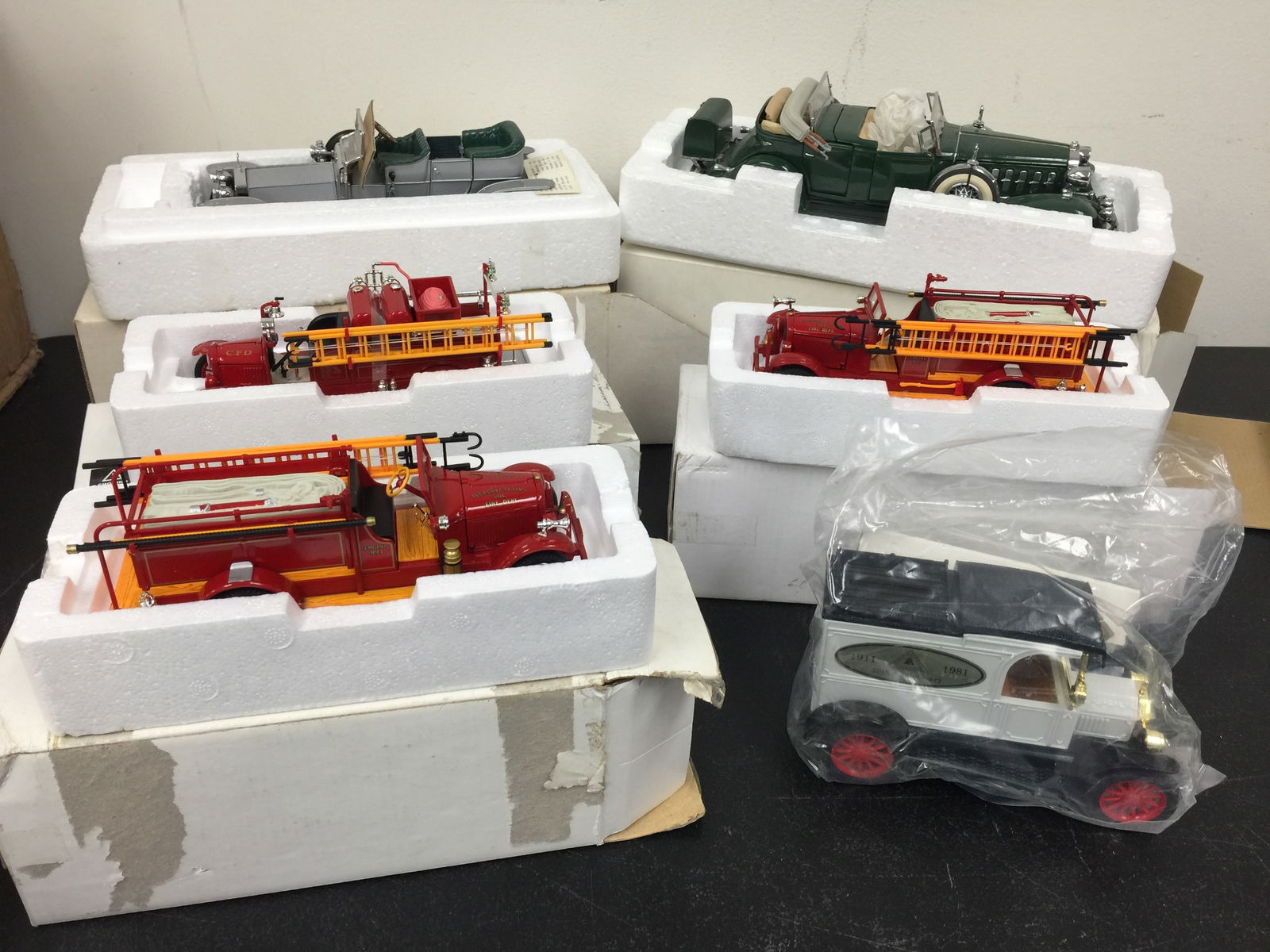 6 Diecast Vehicles (1 of 4)