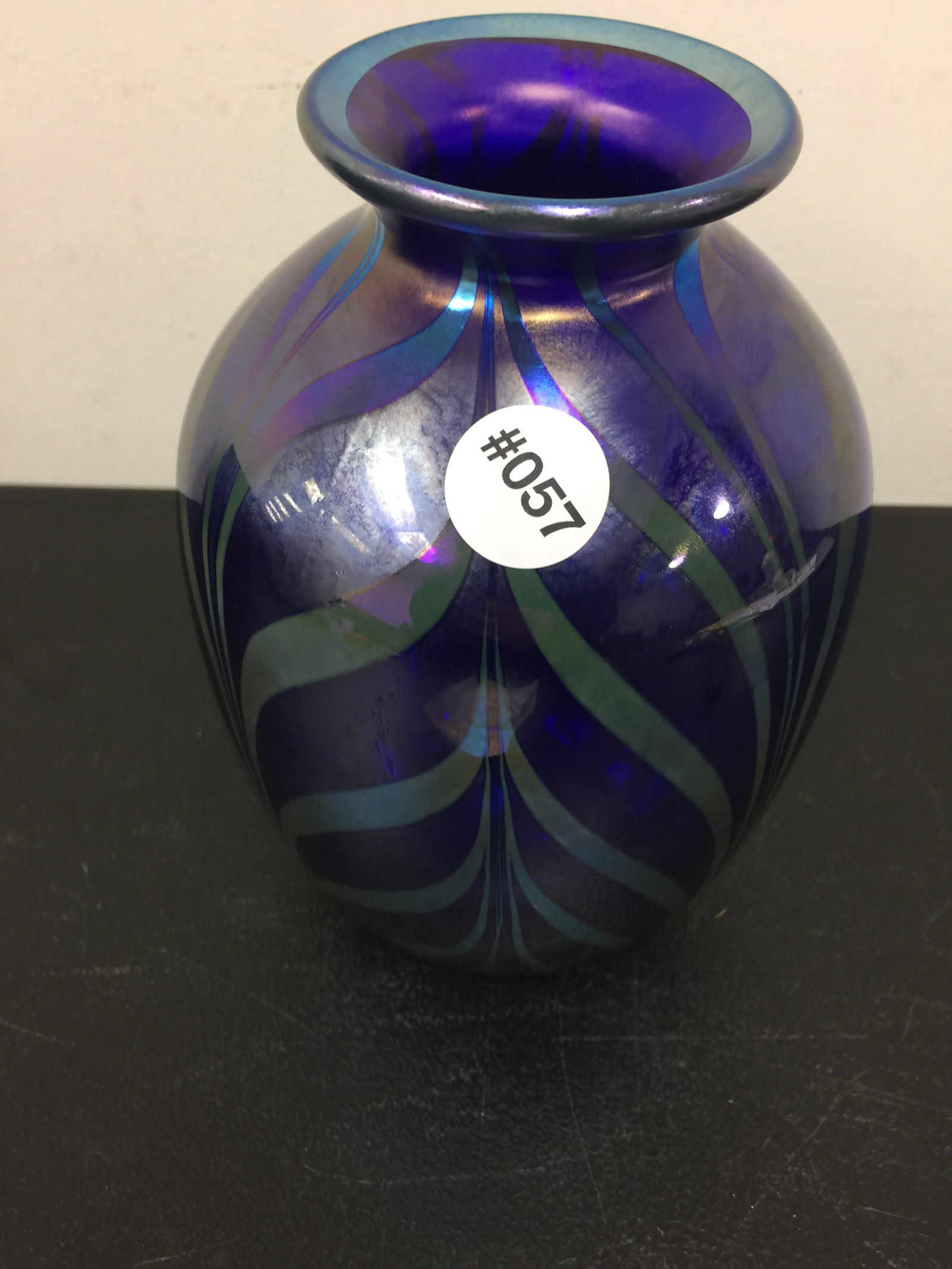 Fenton The Connoisseur Collection Vase (1 of 8)