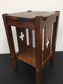Arts & Crafts Stand