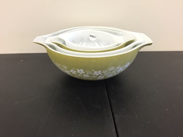 Nest of Pyrex "Crazy Daisy" Bowls