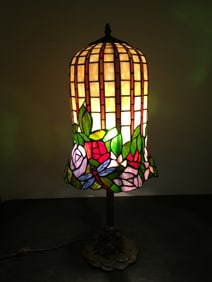 Tiffany Style Leaded Lamp