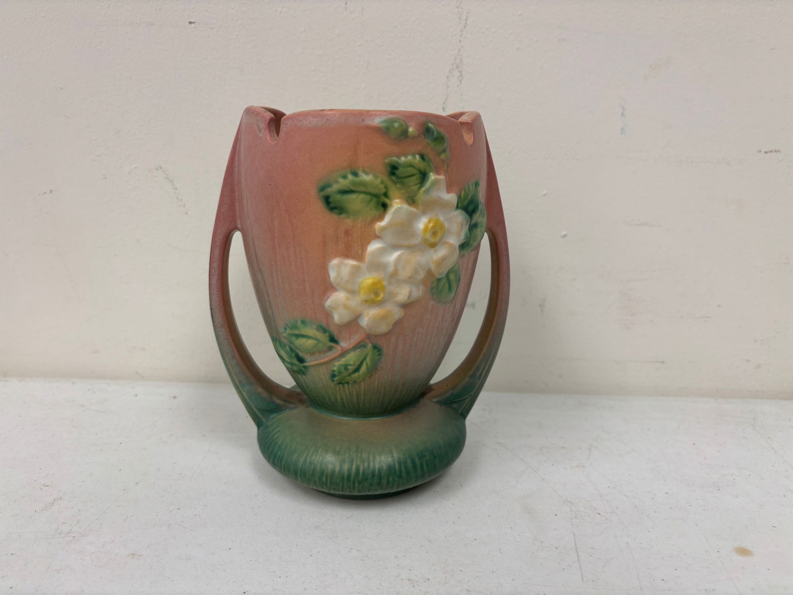 Roseville White Rose Vase: 983-7", 7.5"H.