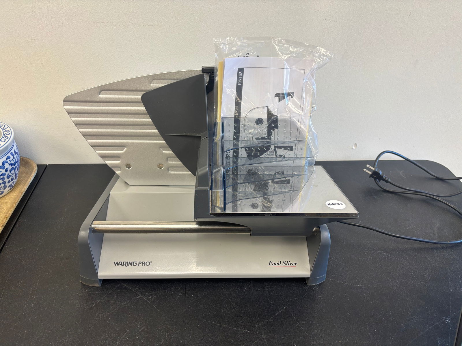 WaringPro Meat Slicer (1 of 3)